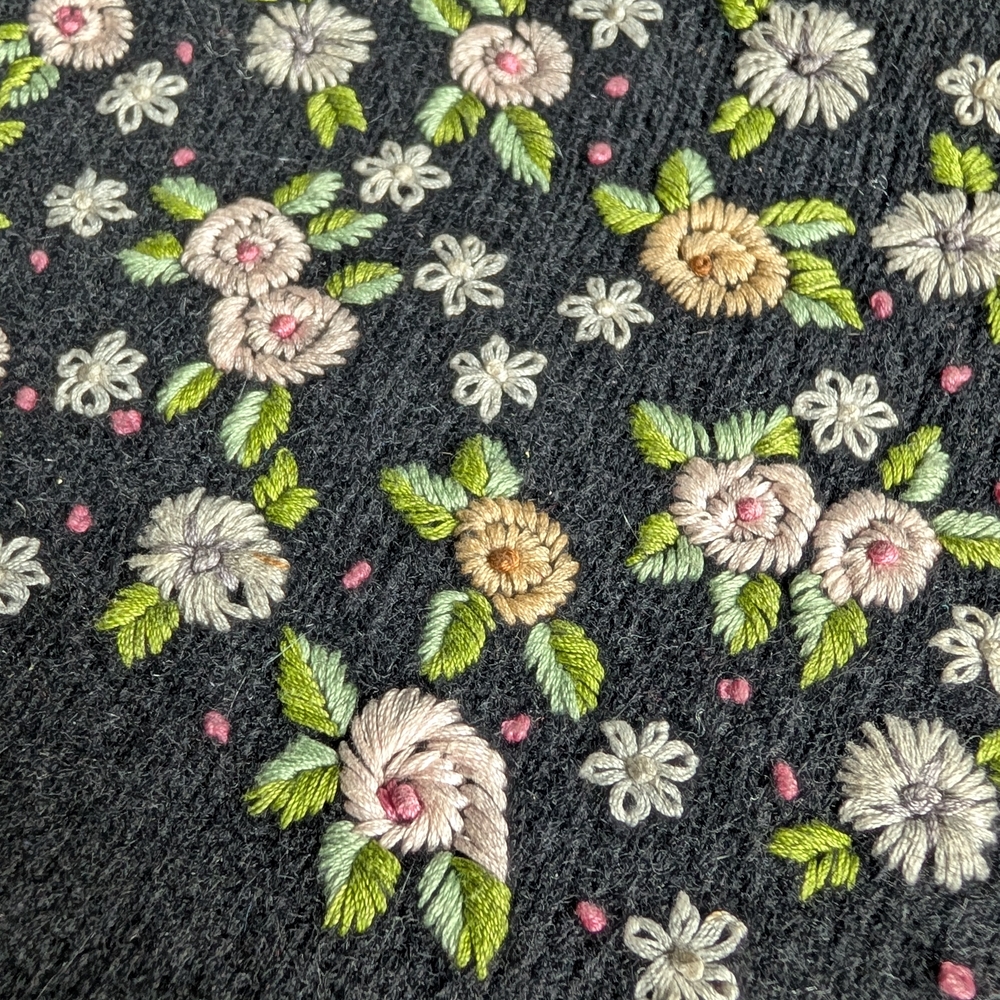 ๐ผ Vintage Sanhuan Black Floral Sweater With Embroidered Flowers - Medium - Picture 3 of 12